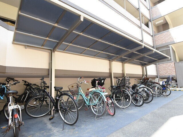 自転車置き場はこちら