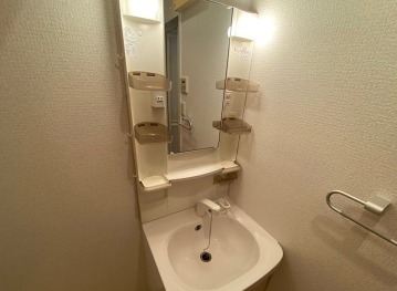 お出かけ前の支度にいかがでしょうか。