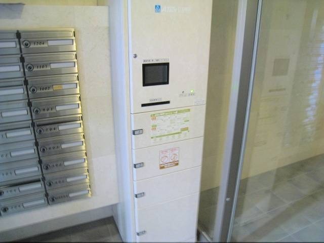 宅配ボックス付きです。