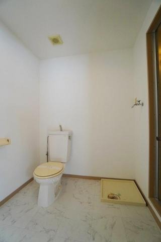 清潔感のあるトイレですね
