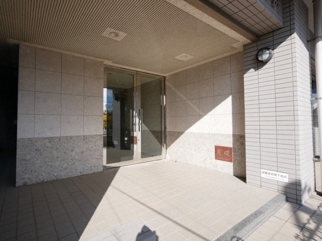 エントランスはこのようになっております。