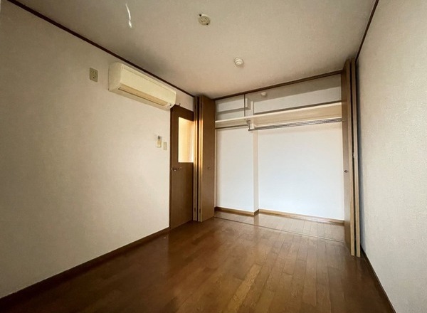 こちら寝室にいかがでしょうか。