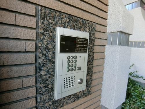 オートロック付きで安心ですね。