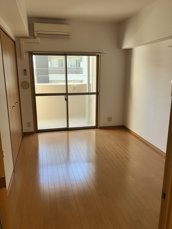 こちらは寝室にいかがでしょうか。
