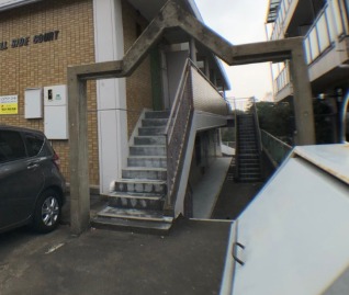 立派なエントランス