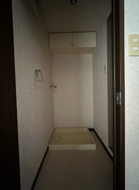洗濯機は室内に置くことができます。
