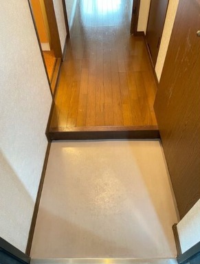 玄関はこのようになってます。