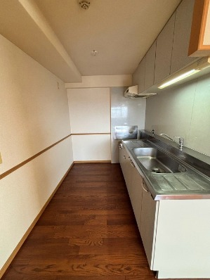 こちらでお料理をお楽しみ下さい