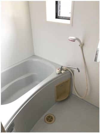 窓付きの浴室で換気ばっちり