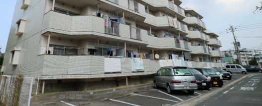 敷地内に駐車場もございます。
