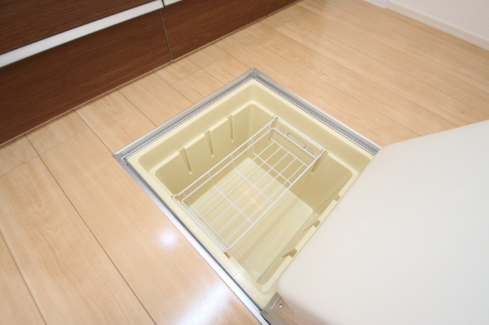 キッチン床にある床下収納です