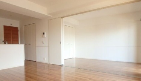 家具の配置がしやすいリビング