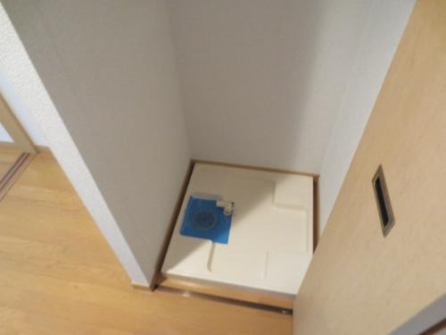 もちろん室内洗濯機置き場付きです。