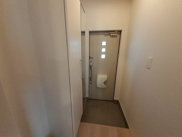 玄関からはこのようになっております。