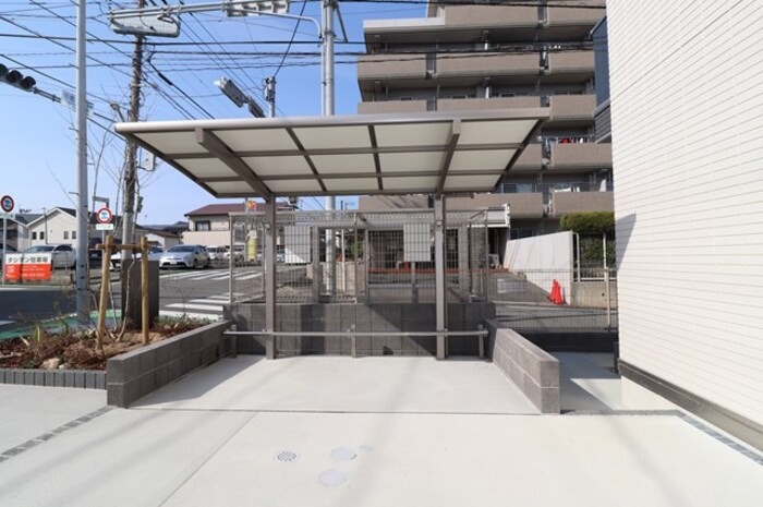 屋根付き駐輪場です
