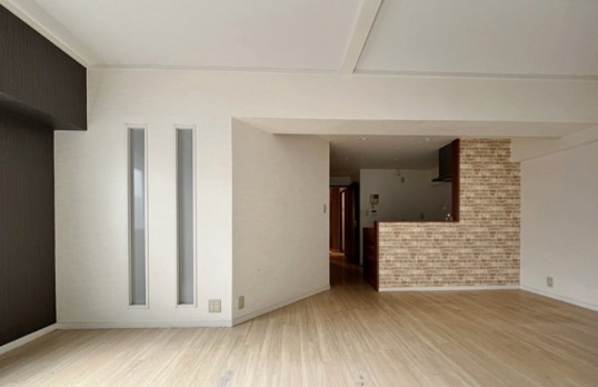 大きな窓で明るいお部屋ですね