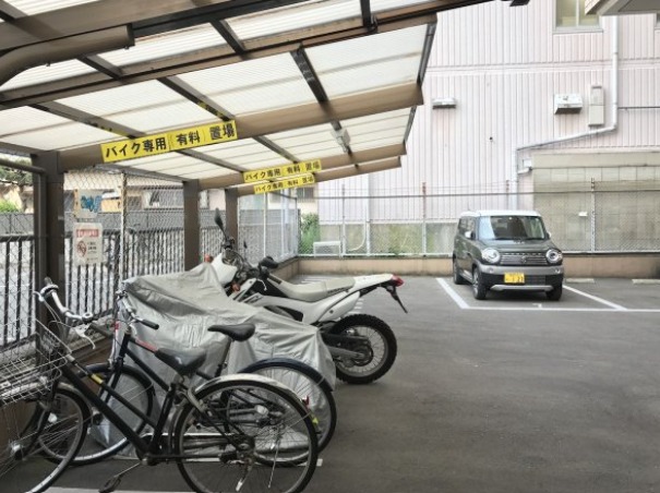バイク置き場もございます