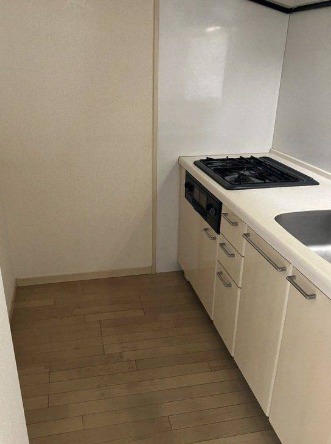 3口コンロのグリル付のキッチンです