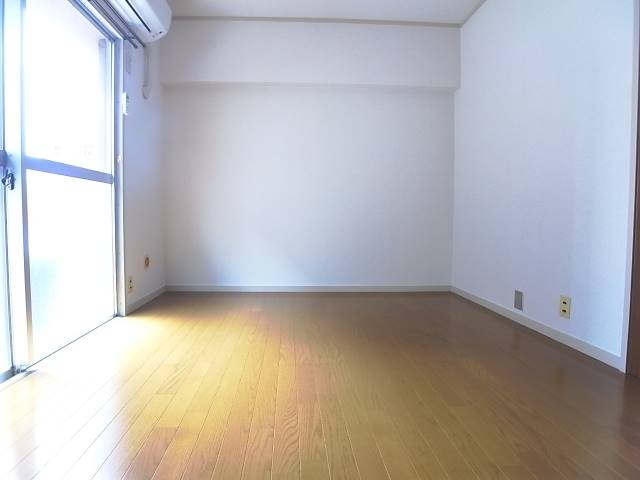 こちら寝室にいかがでしょうか。