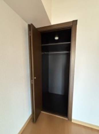 各部屋に収納があります