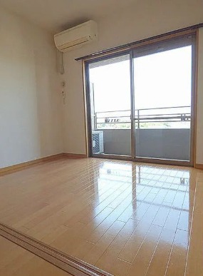 こちら寝室にいかがでしょうか。