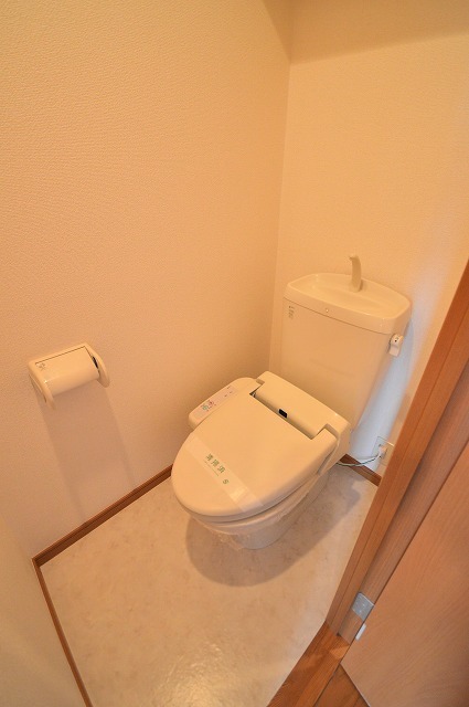 清潔感あるトイレですね