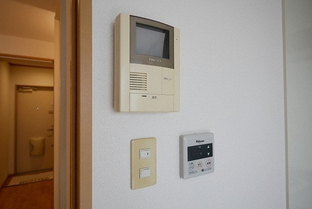モニタ付きで来客時も安心です