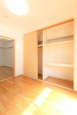 お洋服などはこちらへ