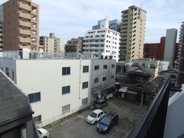 洗濯物はこちらへどうぞ。