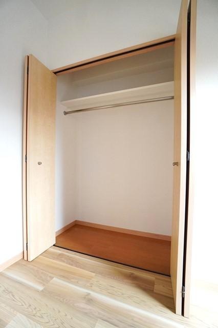 お洋服が多い方でも楽々収納できます