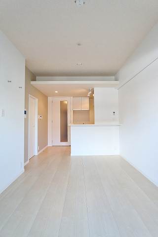 白基調の明るいお部屋