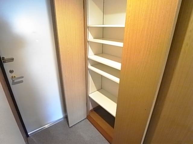 玄関収納もたっぷりでいいですね。