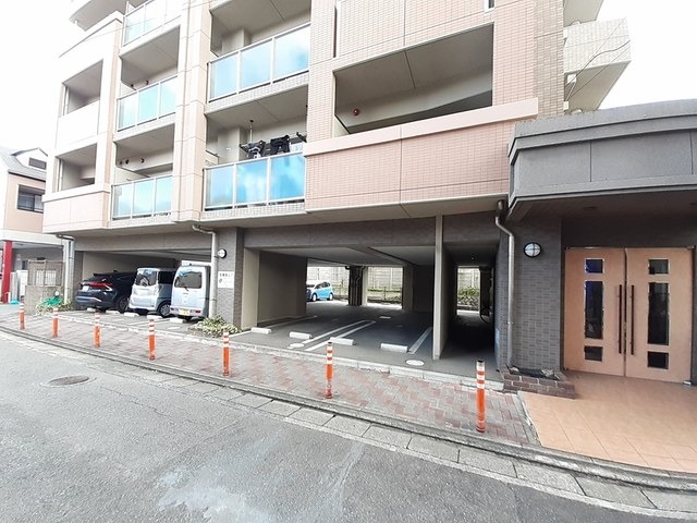 敷地内駐車場空きありです