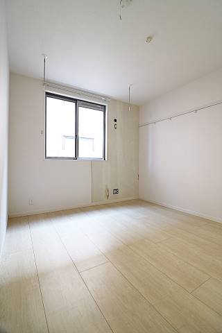 こちら寝室にいかがでしょうか。