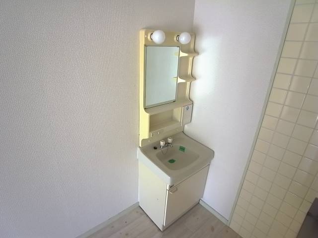 身だしなみチェックはここで