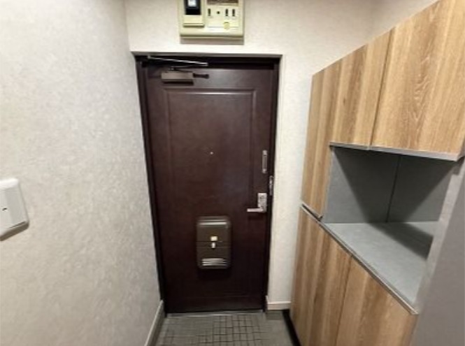 明る玄関でお出迎え。
