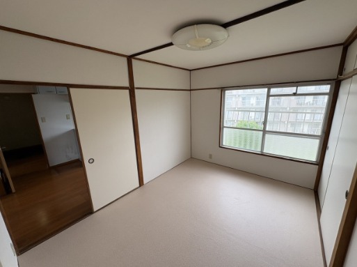 こちら寝室にいかがでしょうか。