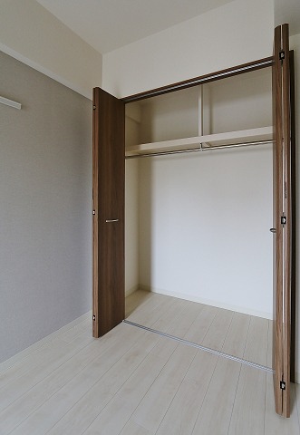 お洋服が多い方でも楽々収納できます