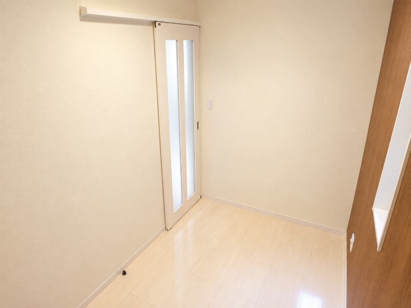こちらは寝室にいかがでしょうか