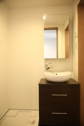 清潔感のあるオシャレな洗面所です