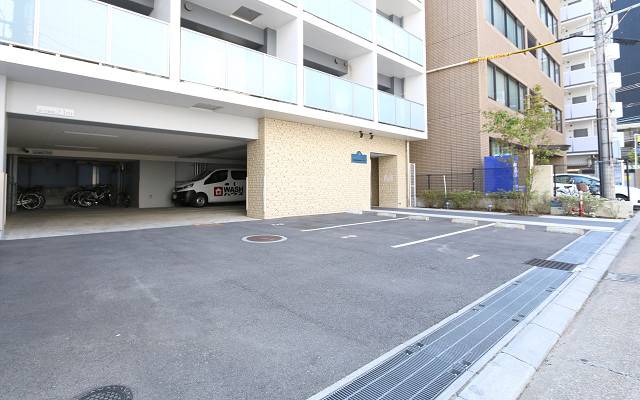 敷地内に駐車場ございます