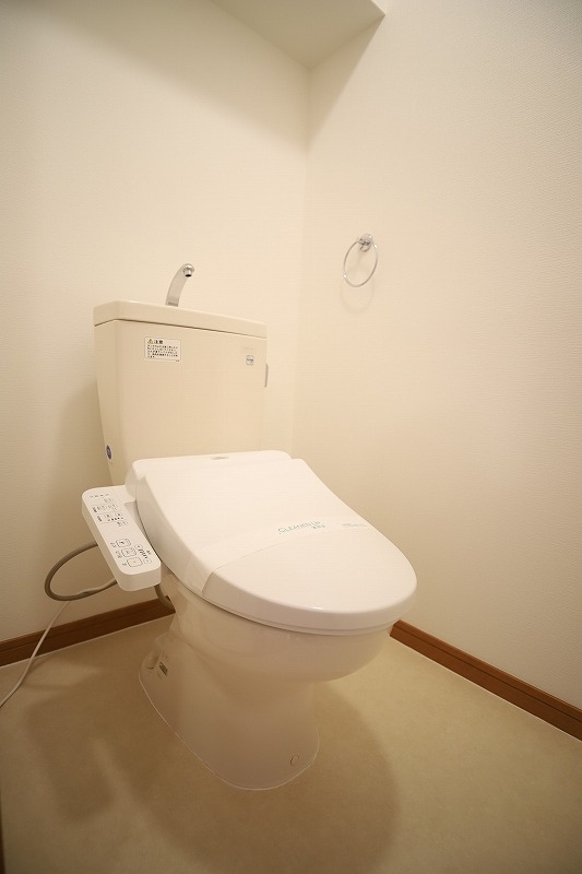 ウォシュレット完備です。
