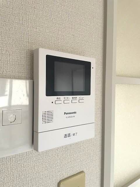モニター付きインターホンで安心です