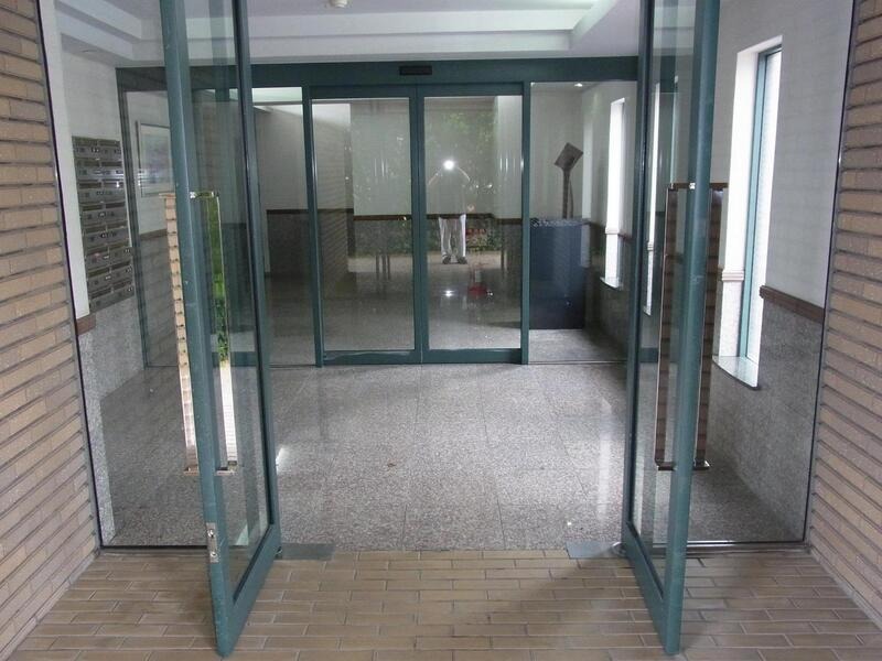広々としたエントランスです