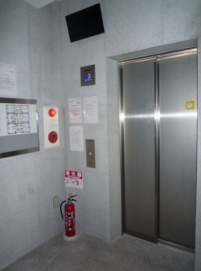 エレベーター付きで快適です。