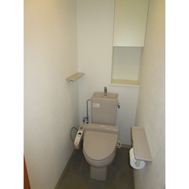 清潔感のあるトイレです