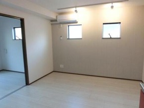 白を基調としたお部屋です