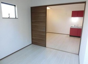 明るいお部屋になっております