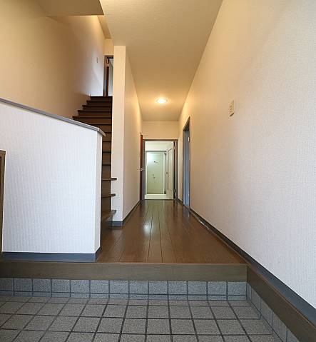 玄関からはこのようになっています。