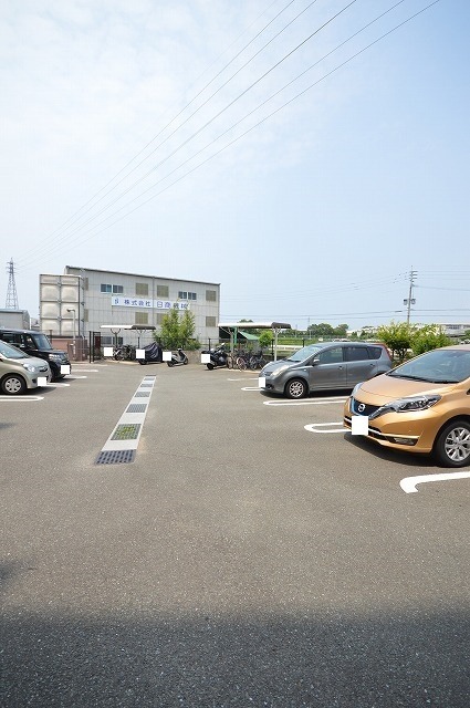 敷地内駐車場空きございます！